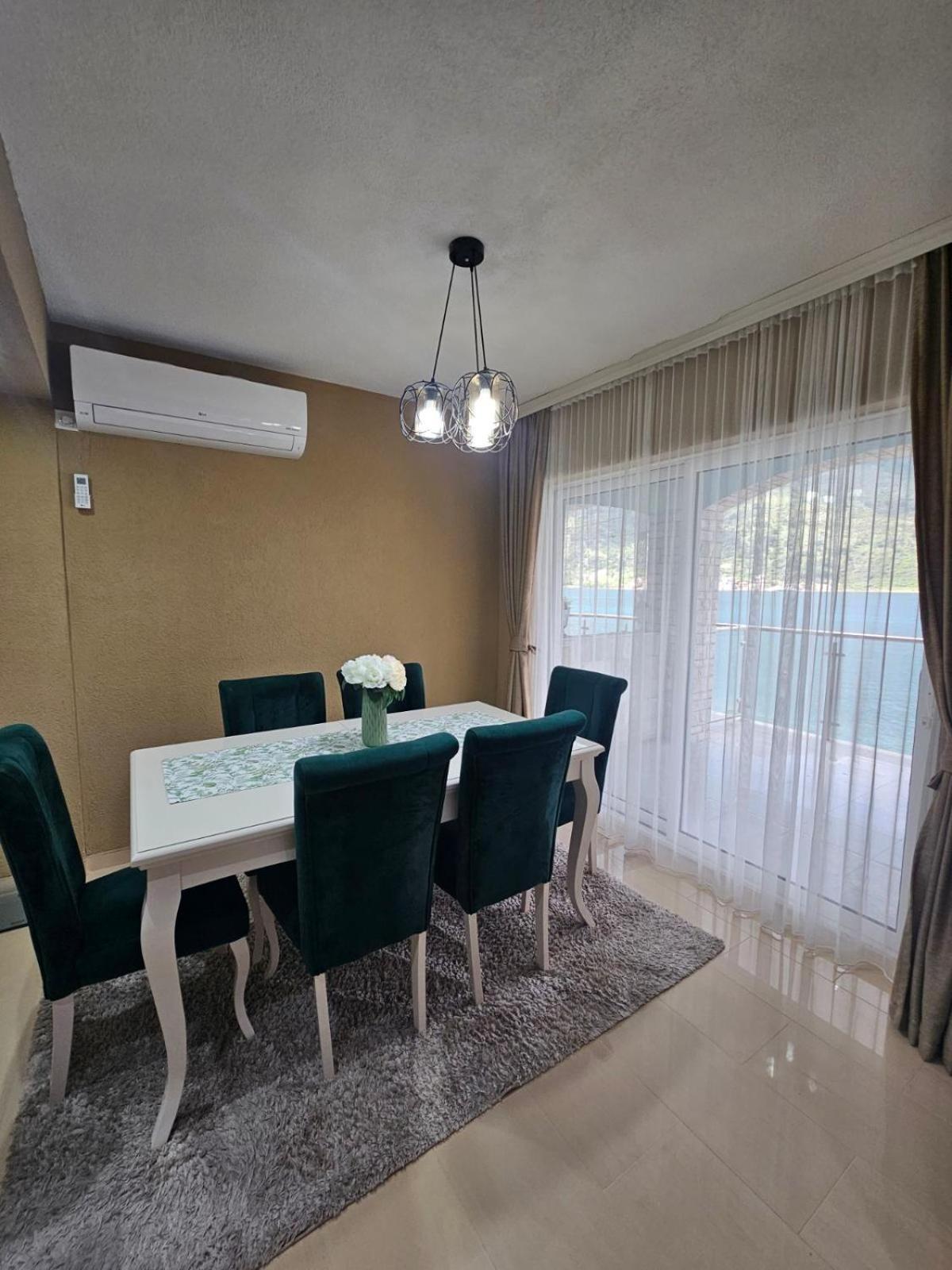 Sun Rays Apartment Kotor Luaran gambar