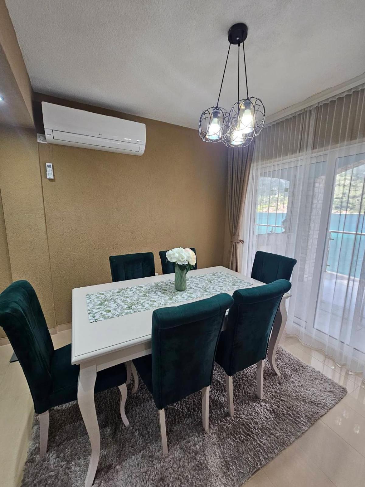Sun Rays Apartment Kotor Luaran gambar